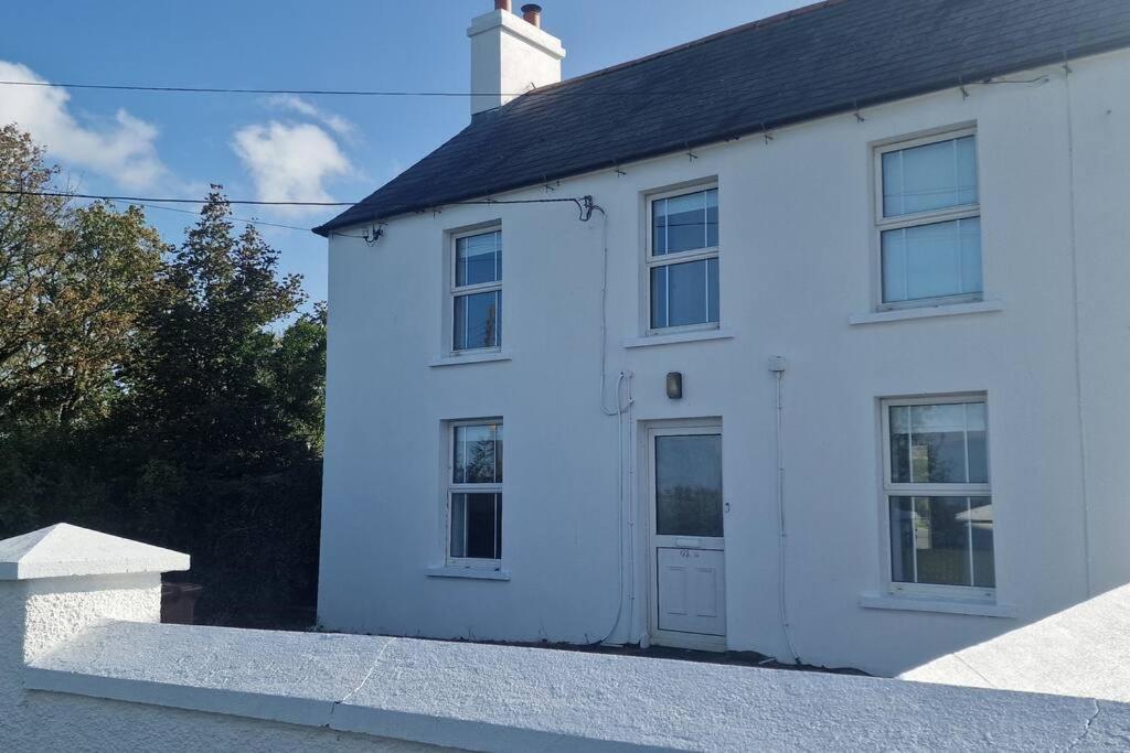 The Alpaca Farmhouse With Hot Tub And Alpaca Experience Included Dromara Exterior foto